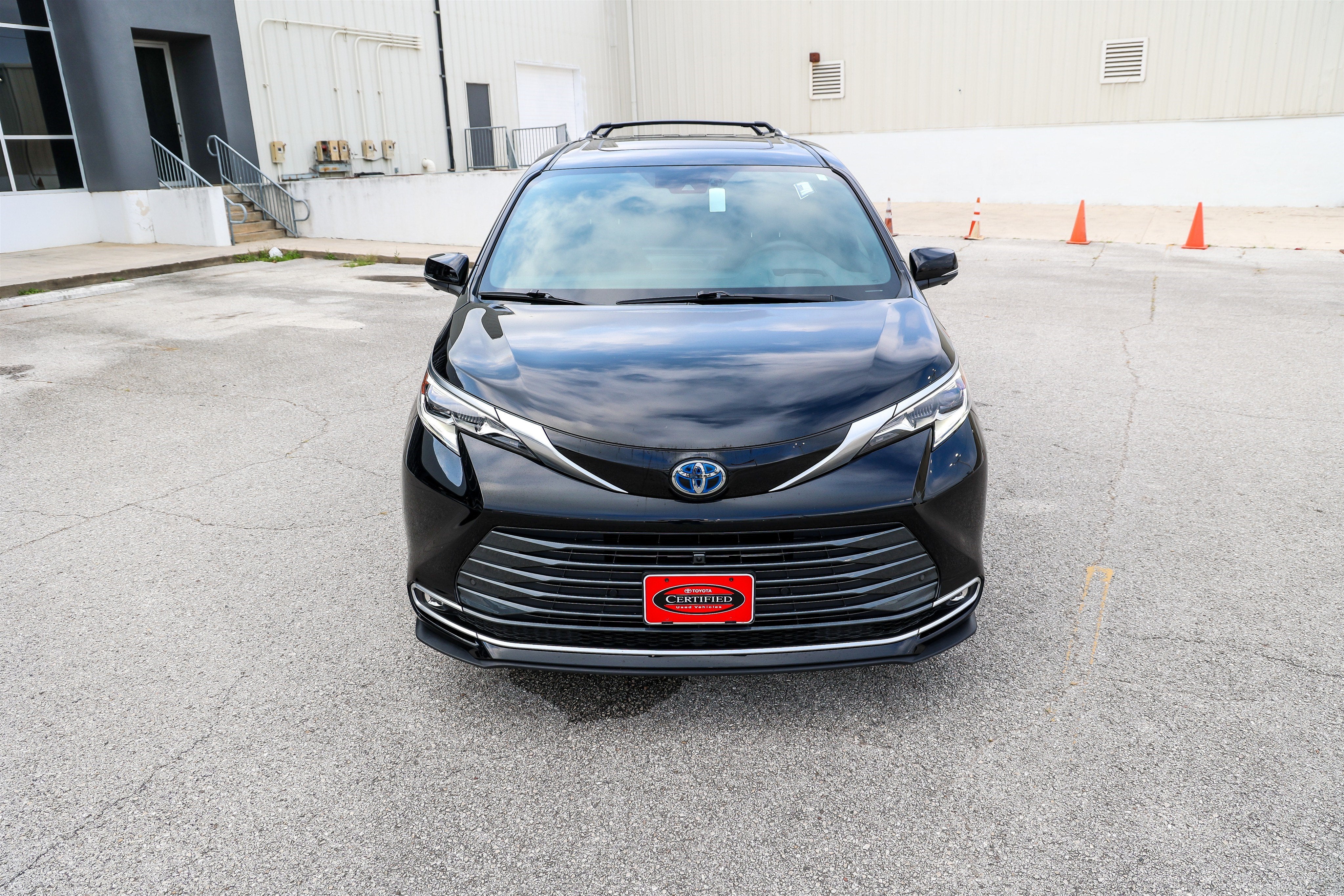 2025 Toyota Sienna Platinum