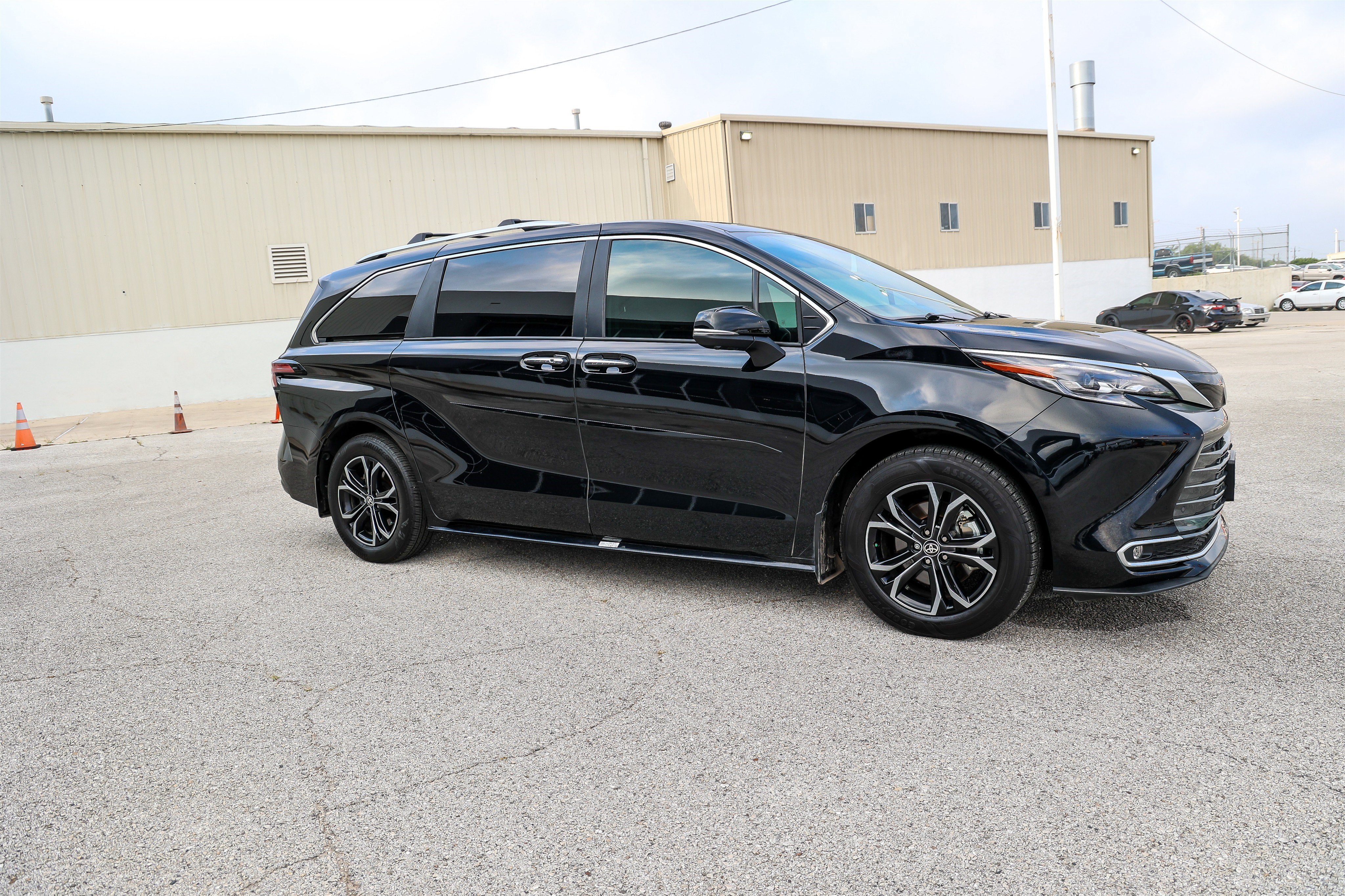 2025 Toyota Sienna Platinum