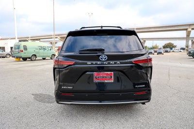 2025 Toyota Sienna Platinum
