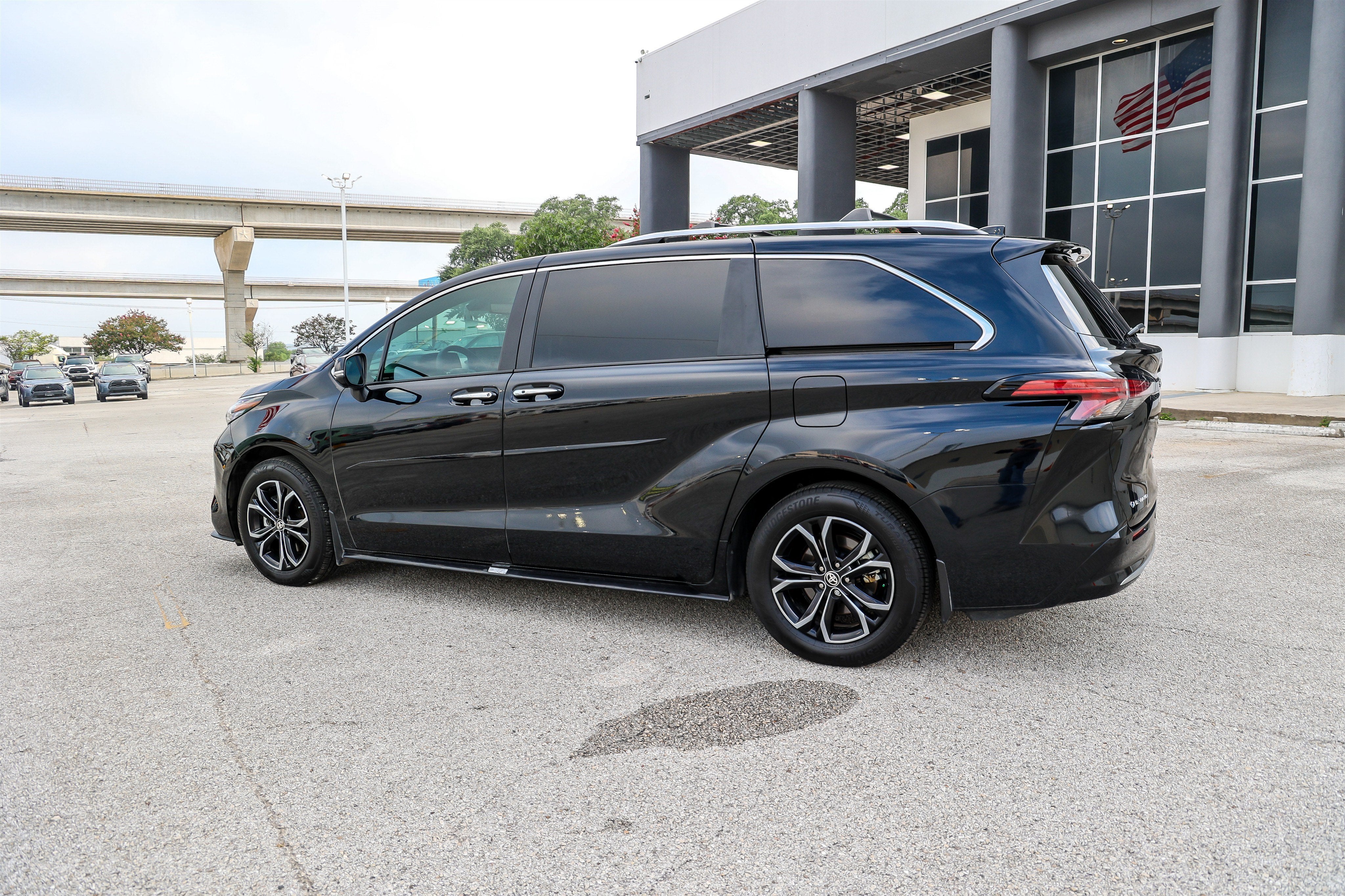2025 Toyota Sienna Platinum