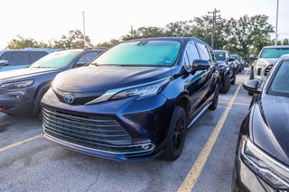 2022 Toyota Sienna XLE