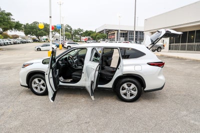 2024 Toyota HIGHLANDER LE