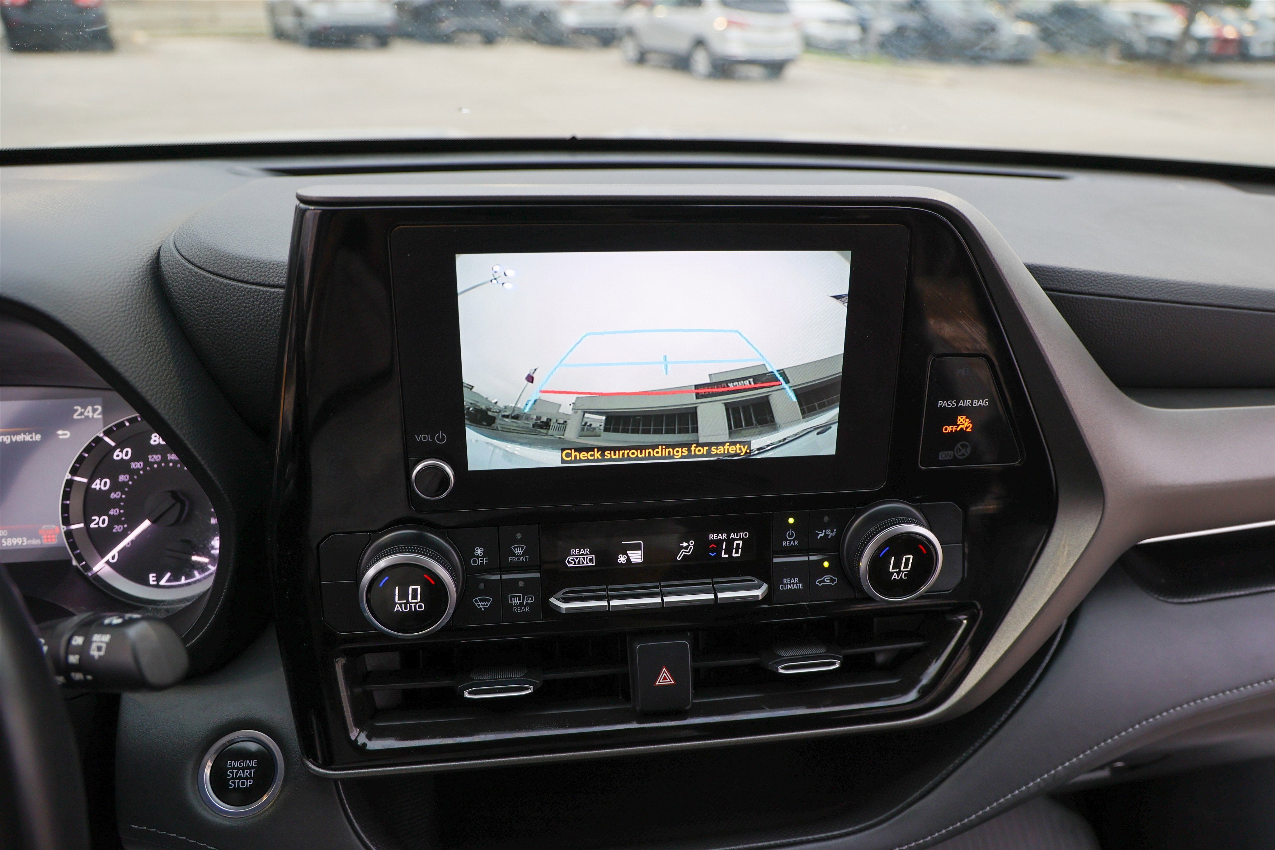 2024 Toyota HIGHLANDER LE