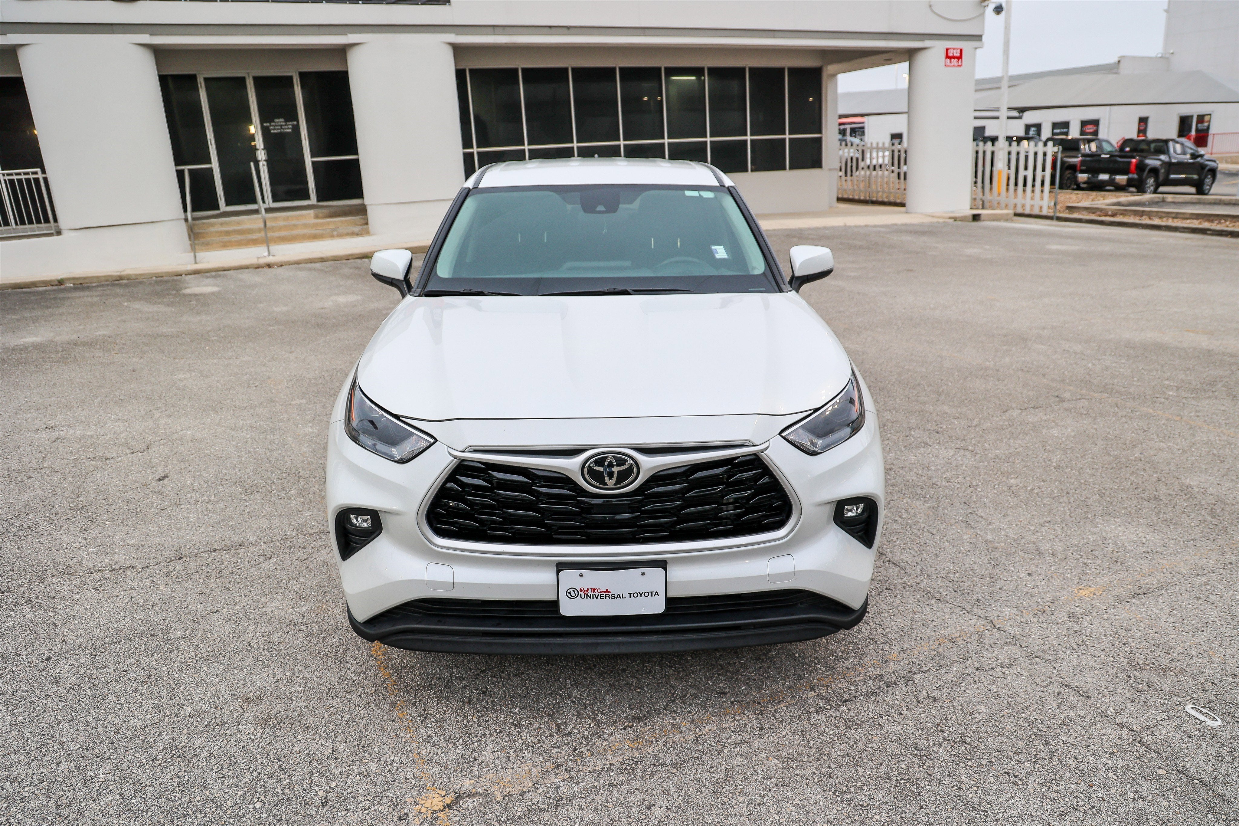2024 Toyota HIGHLANDER LE