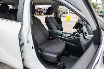 2024 Toyota HIGHLANDER LE