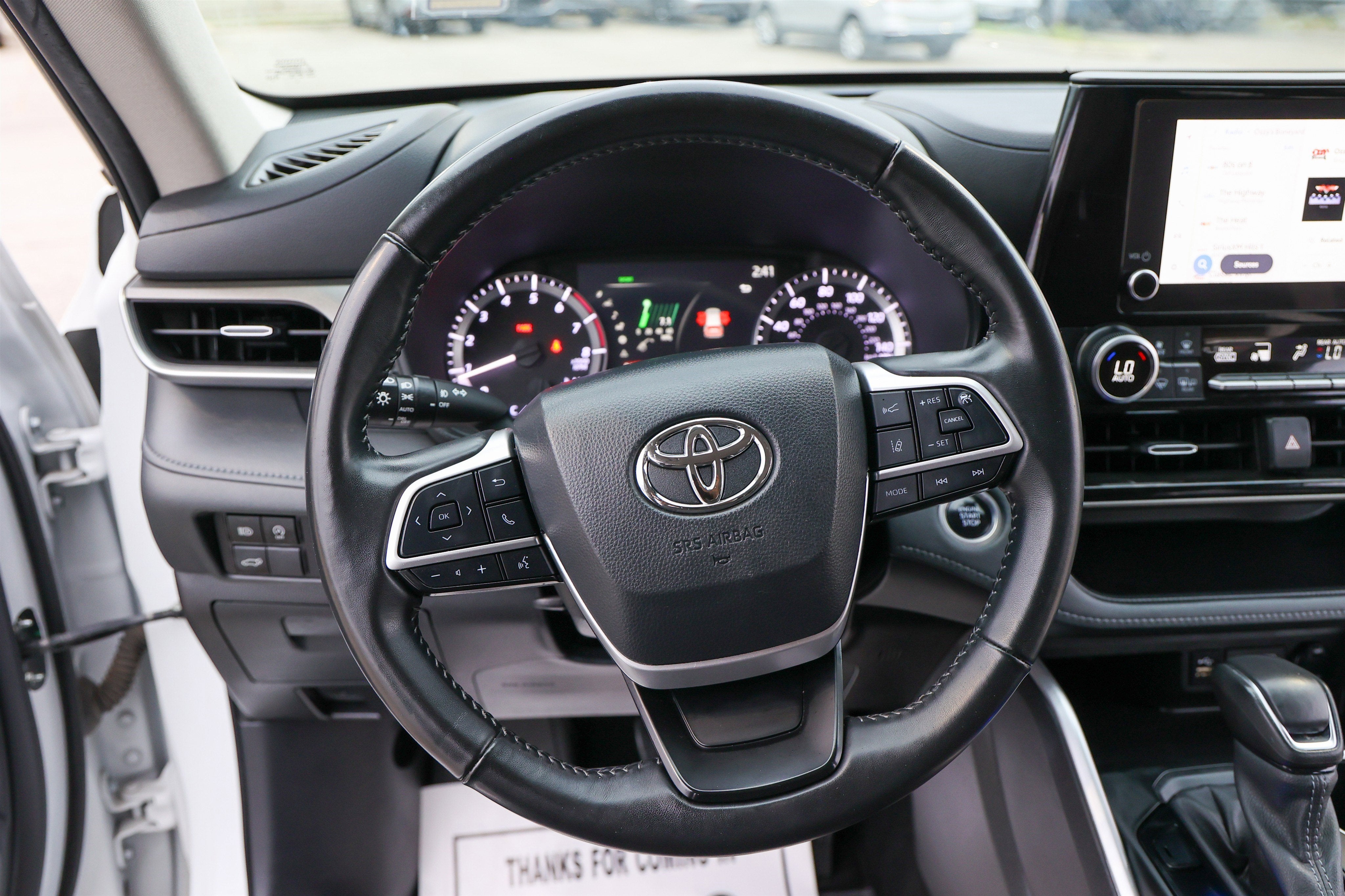 2024 Toyota HIGHLANDER LE