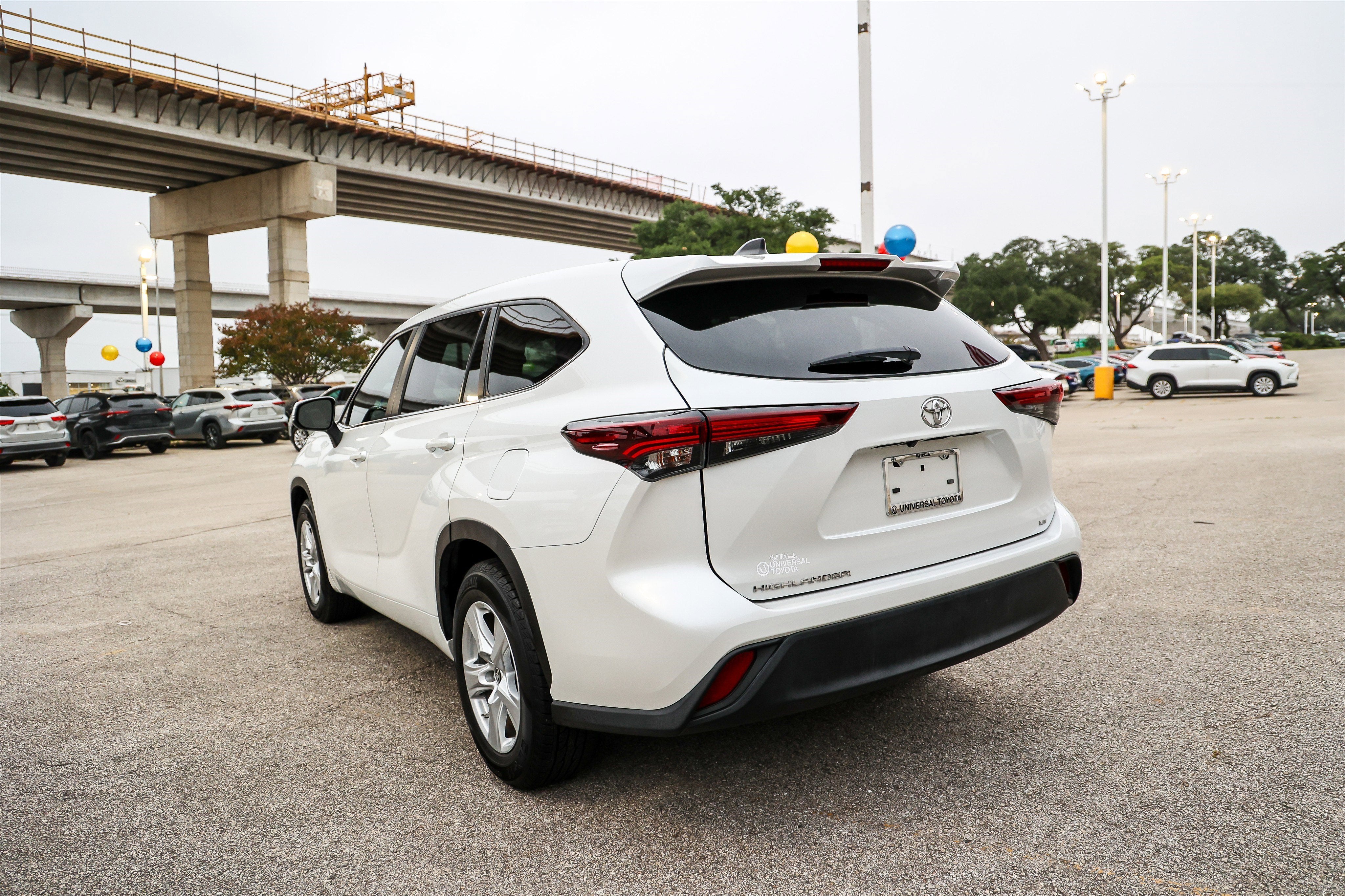 2024 Toyota HIGHLANDER LE