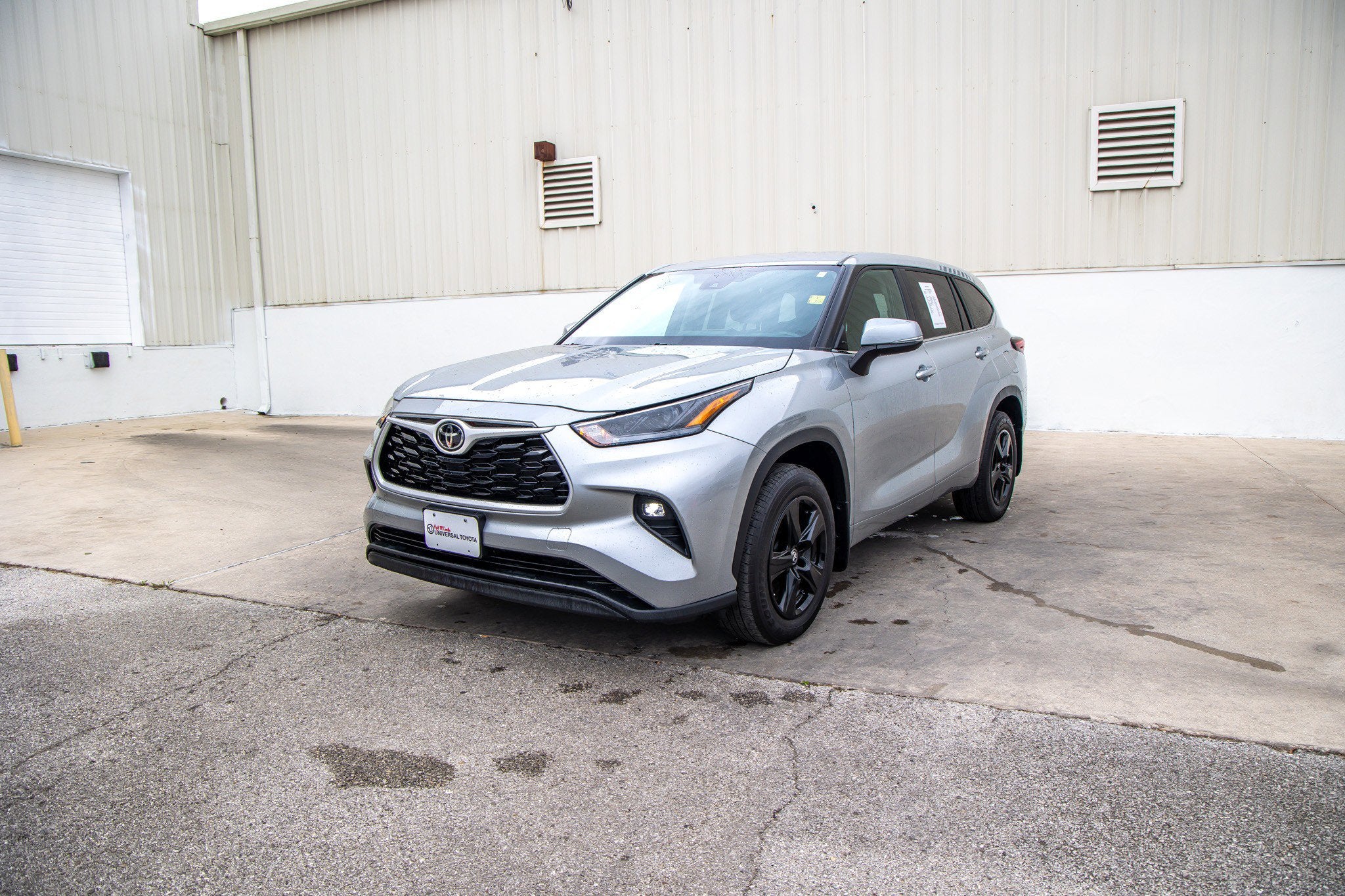 2024 Toyota HIGHLANDER LE