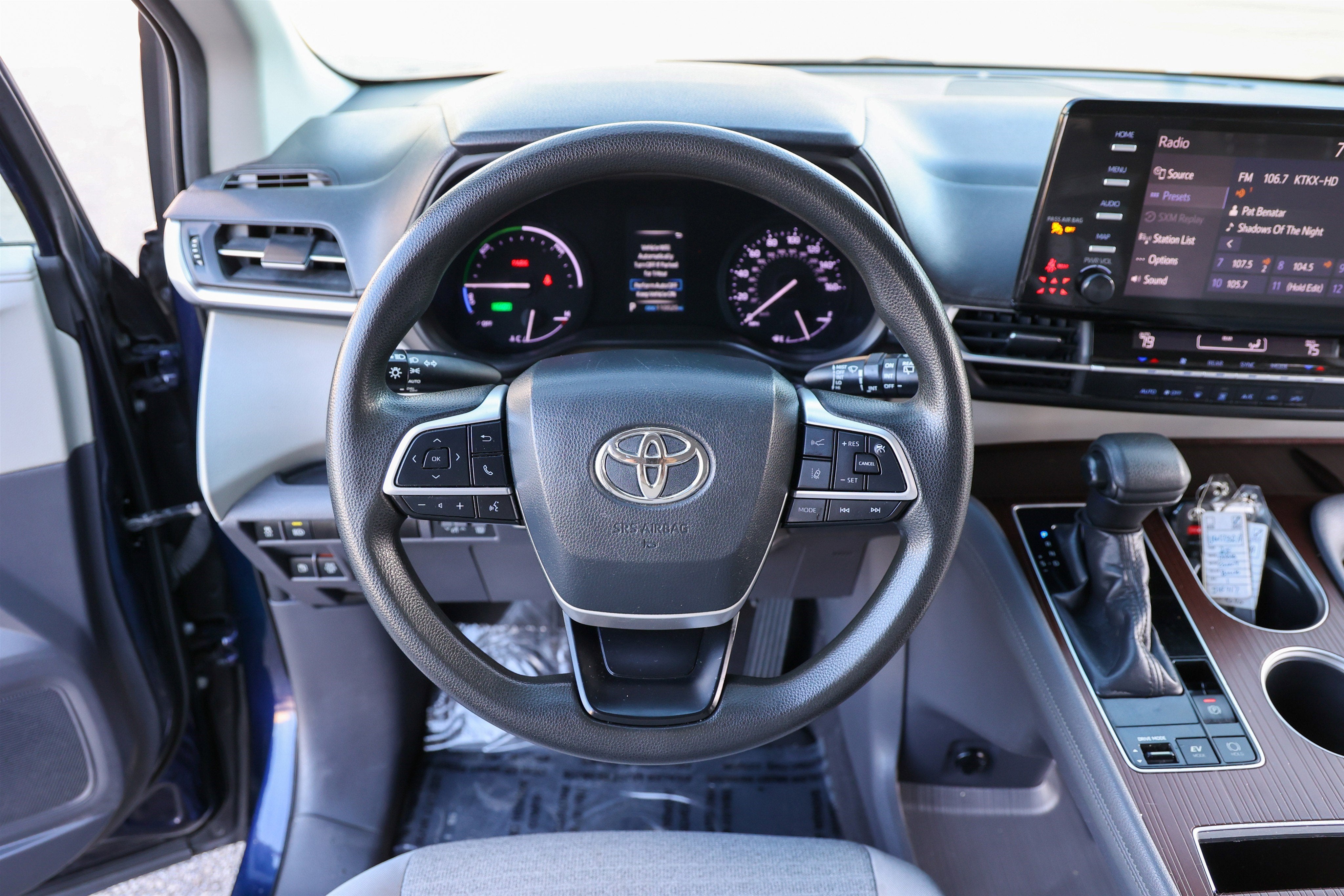 2021 Toyota SIENNA LE LE