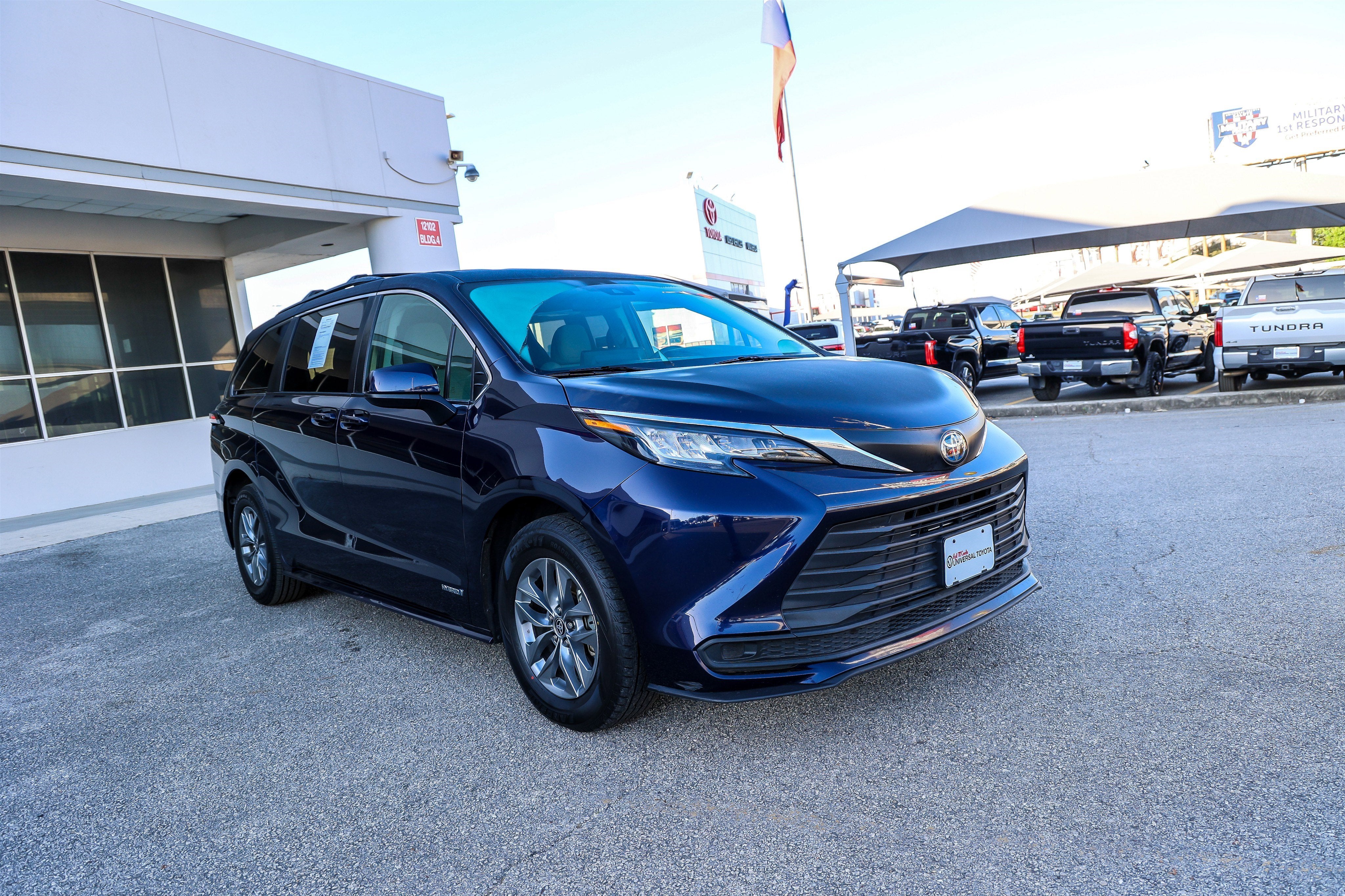 2021 Toyota SIENNA LE LE