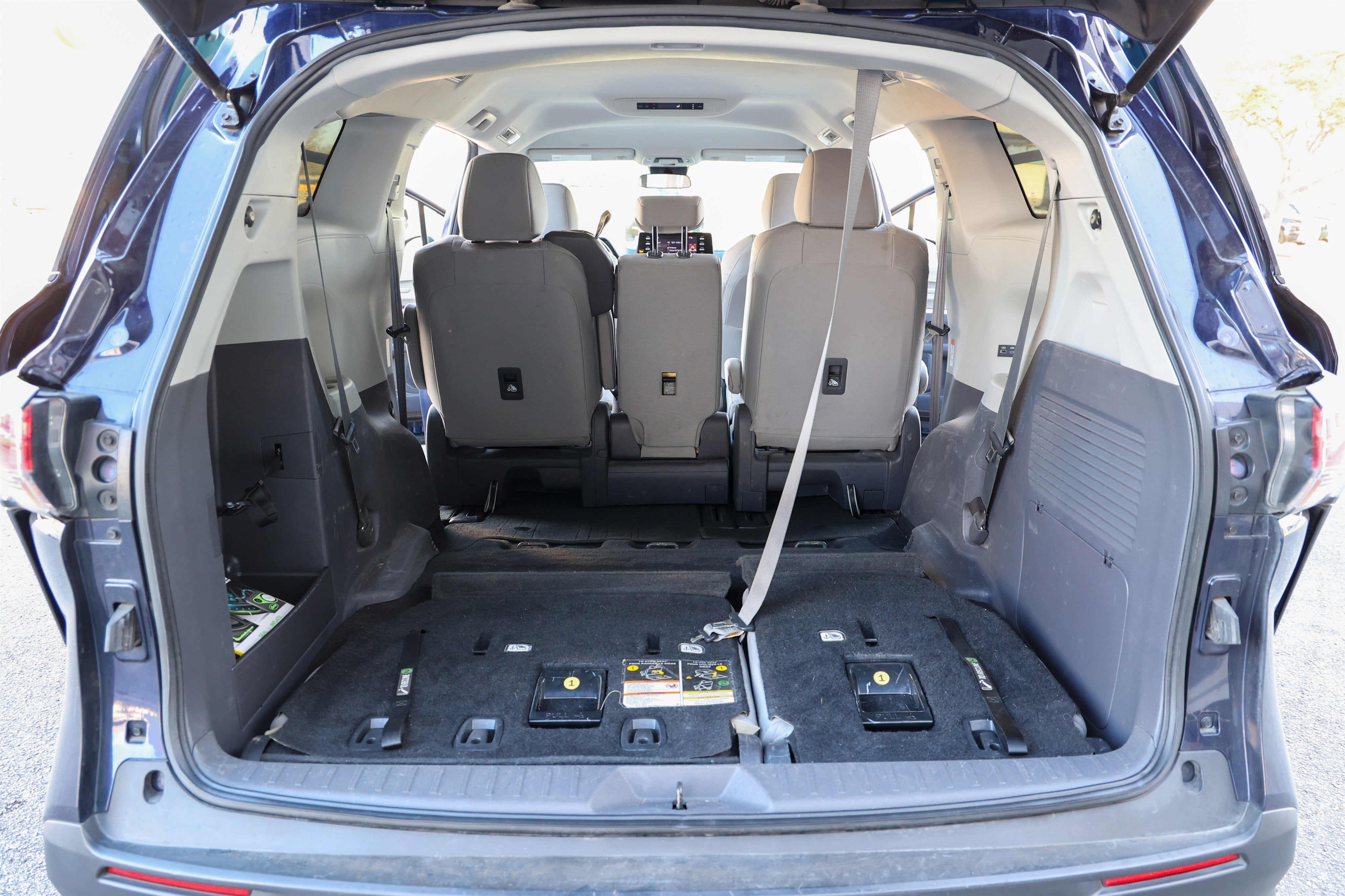 2021 Toyota SIENNA LE LE