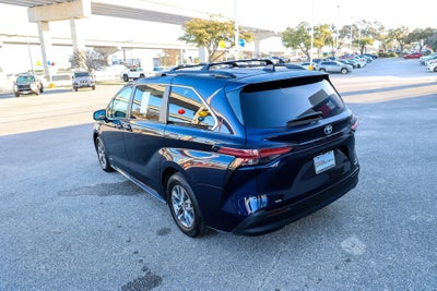 2021 Toyota SIENNA LE LE