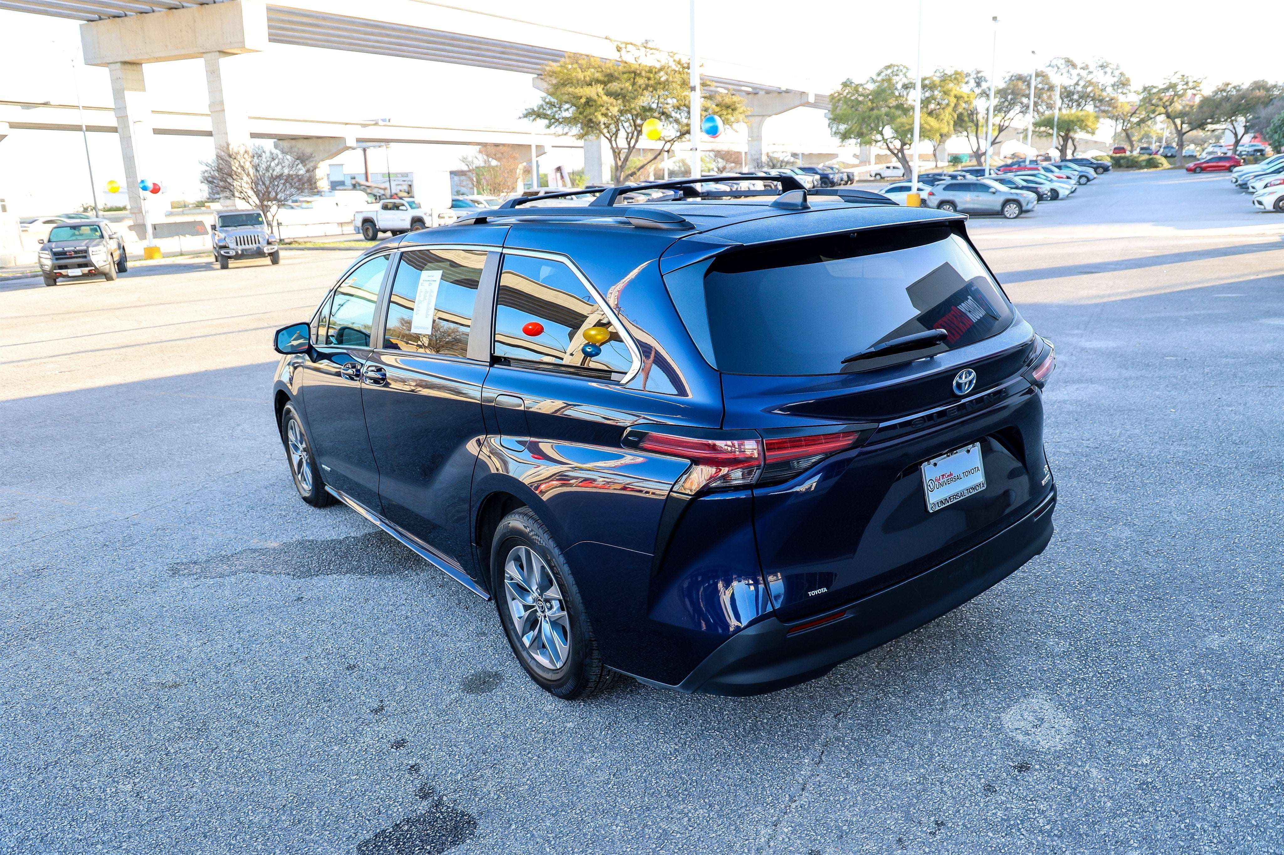 2021 Toyota SIENNA LE LE