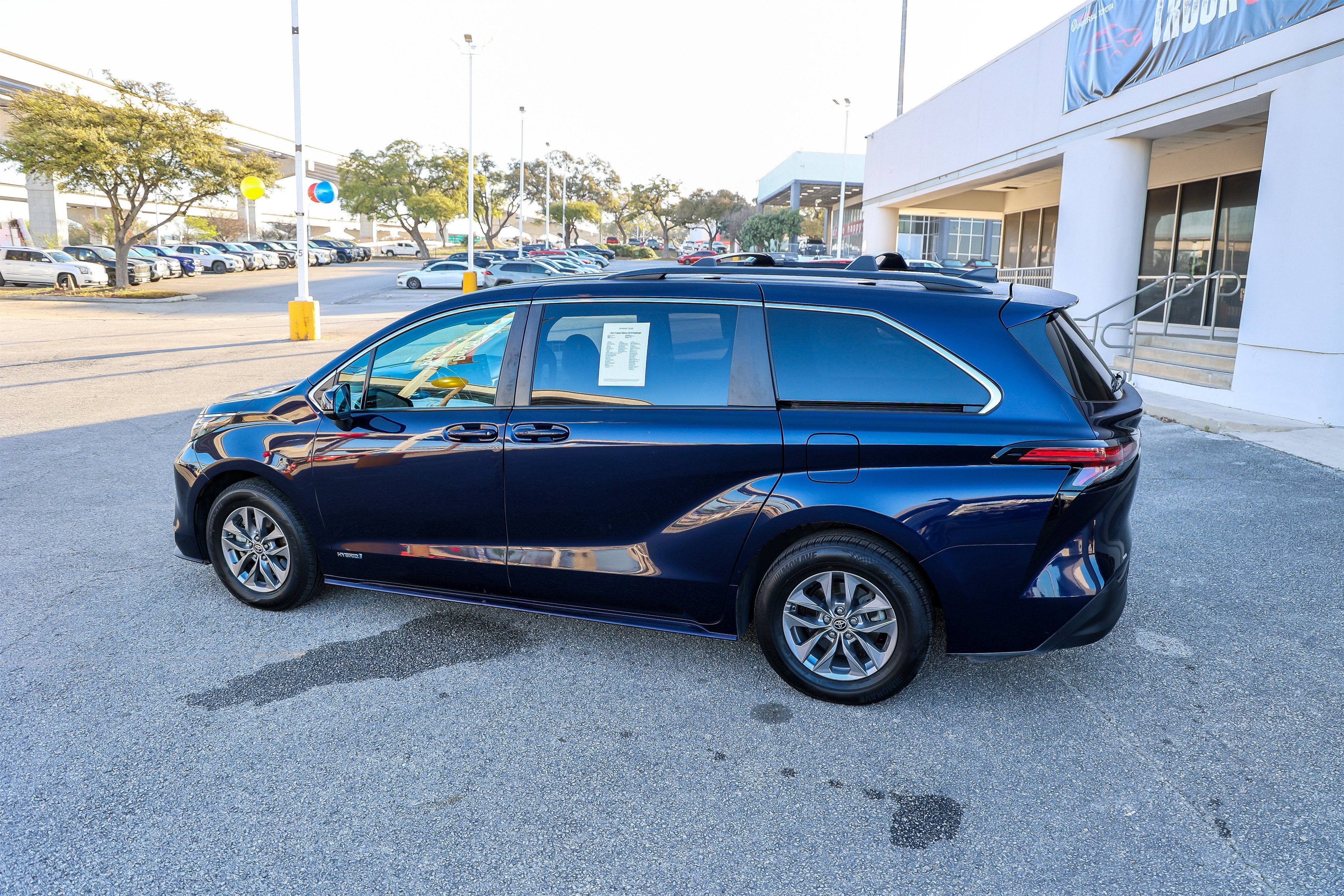 2021 Toyota SIENNA LE LE
