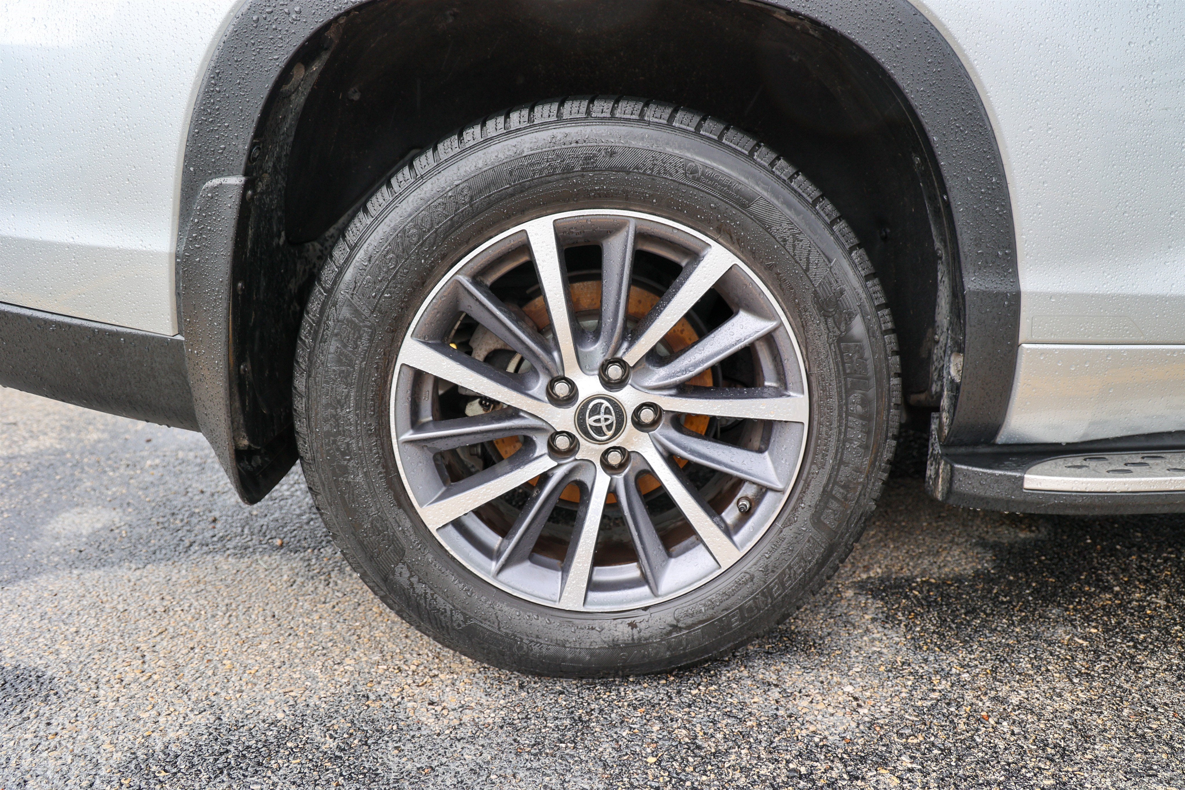 2017 Toyota Highlander SE