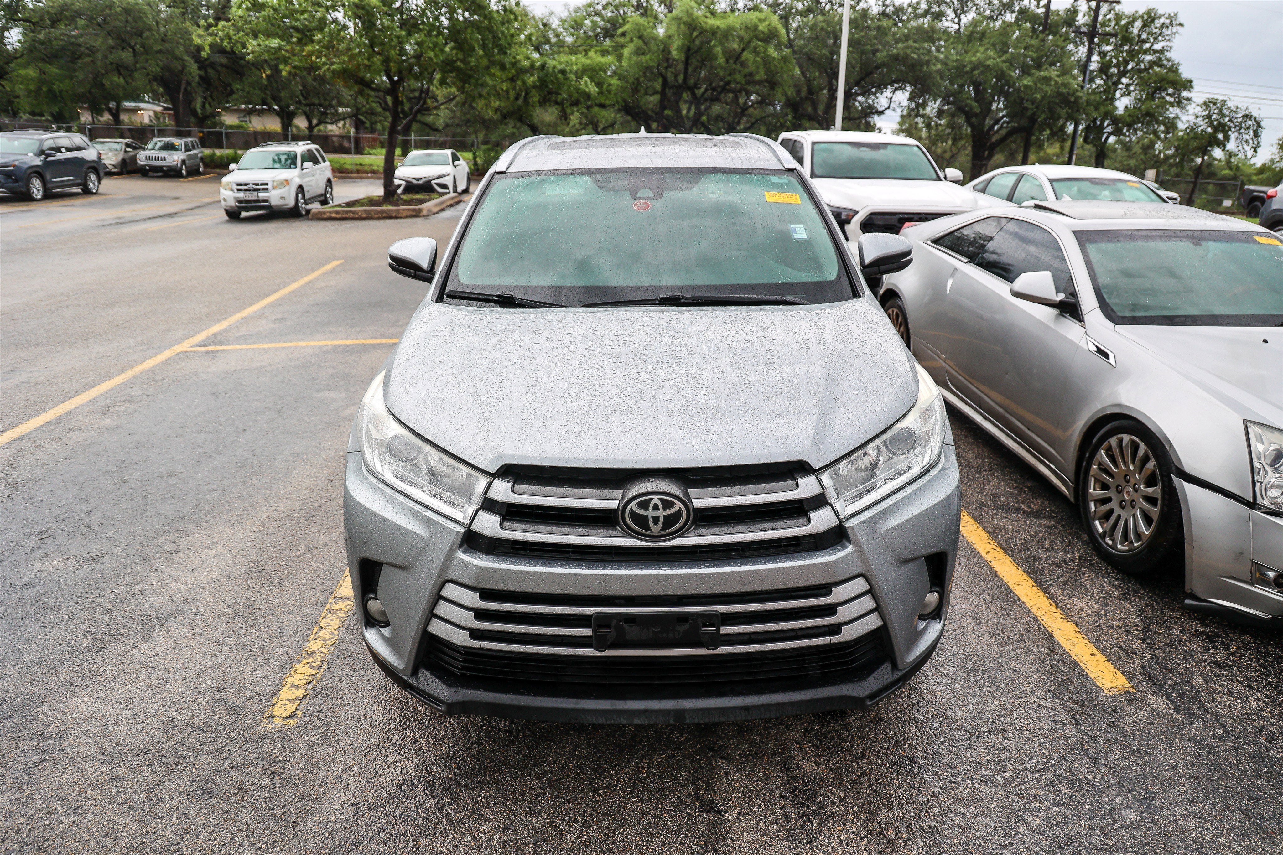 2017 Toyota Highlander SE