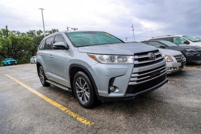 2017 Toyota Highlander SE