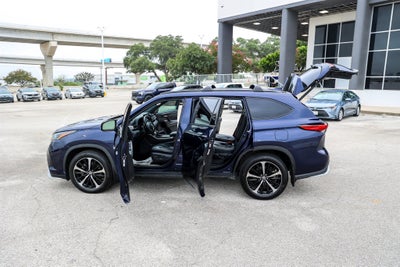 2022 Toyota Highlander XSE
