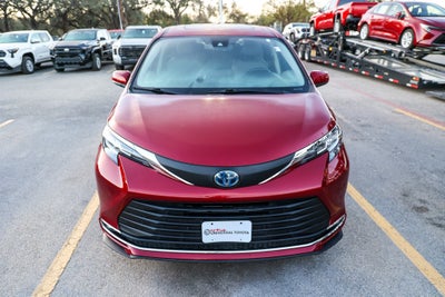 2022 Toyota SIENNA XLE XLE