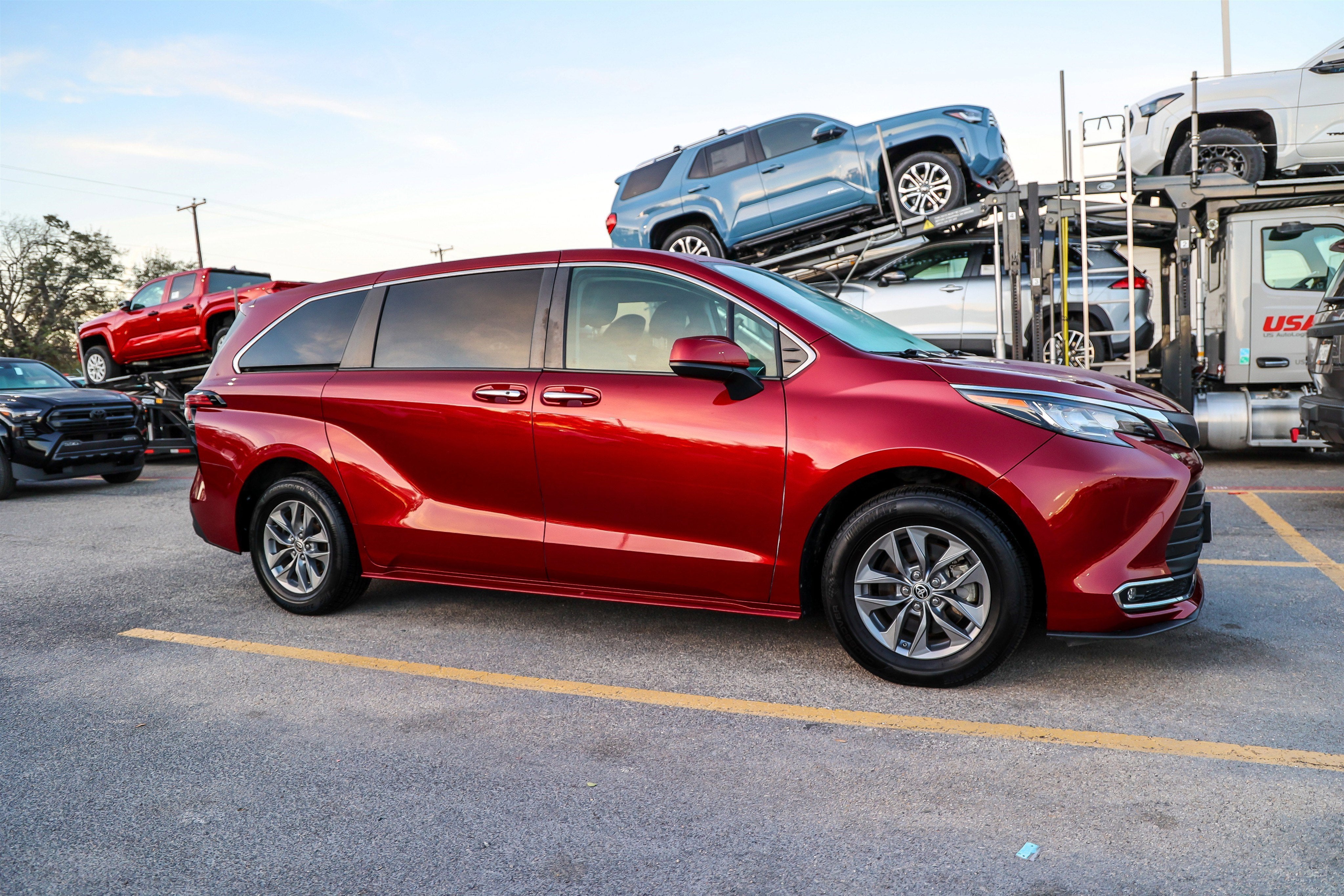 2022 Toyota SIENNA XLE XLE