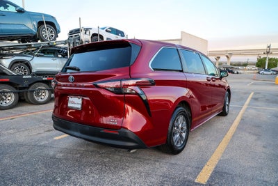 2022 Toyota SIENNA XLE XLE