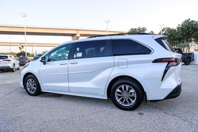 2026 Toyota Sienna XLE