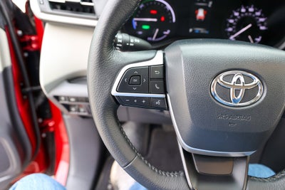 2022 Toyota SIENNA XLE XLE