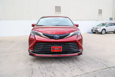 2022 Toyota SIENNA XLE XLE