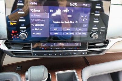 2022 Toyota SIENNA XLE XLE