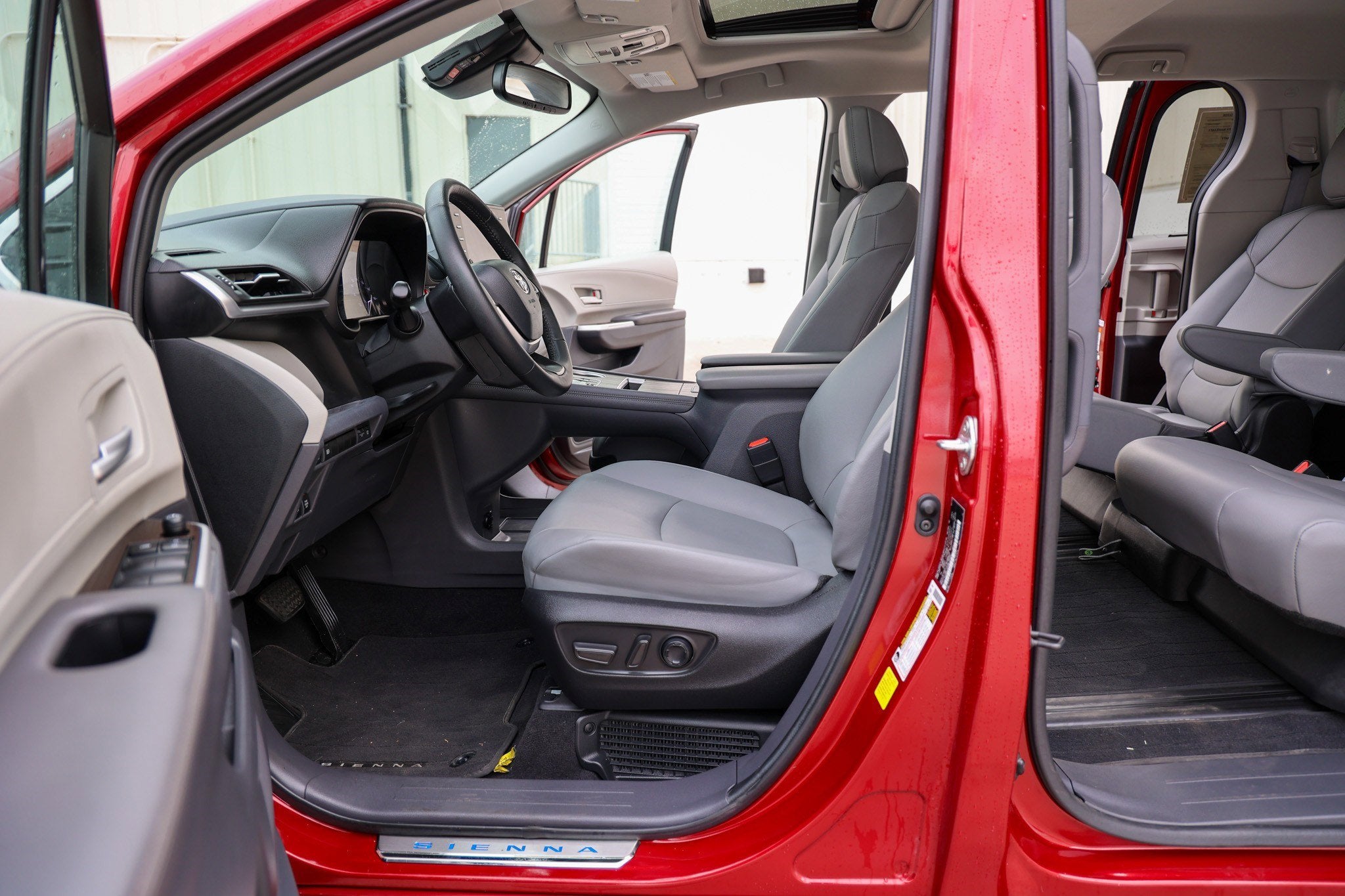 2022 Toyota SIENNA XLE XLE