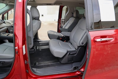 2022 Toyota SIENNA XLE XLE