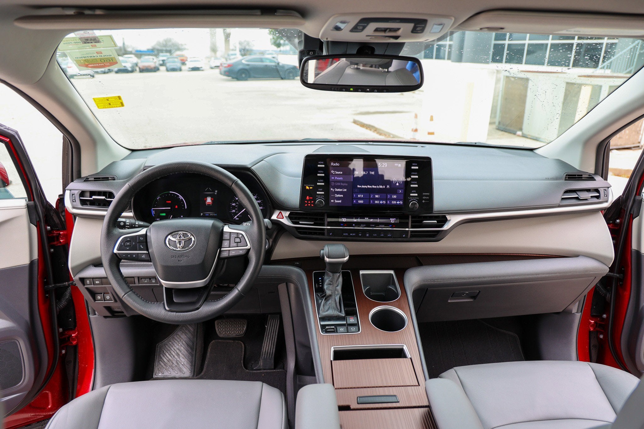 2022 Toyota SIENNA XLE XLE