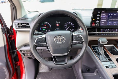2022 Toyota SIENNA XLE XLE