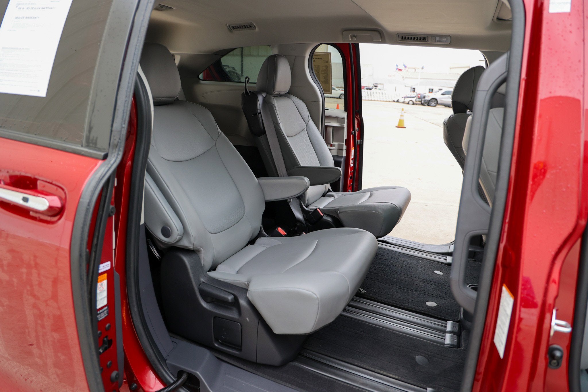 2022 Toyota SIENNA XLE XLE