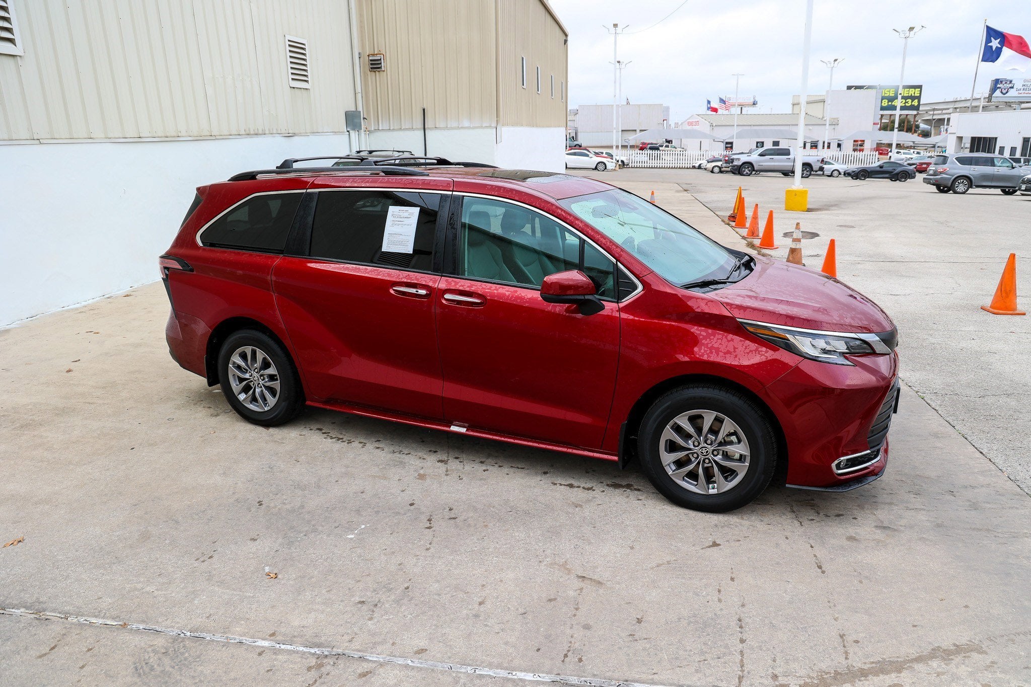 2022 Toyota SIENNA XLE XLE