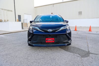 2024 Toyota Sienna XLE