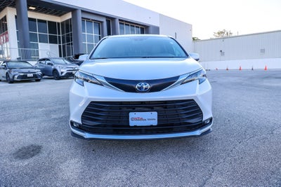 2025 Toyota Sienna XLE