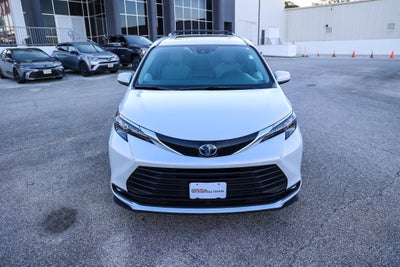 2025 Toyota Sienna XLE