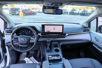 2025 Toyota Sienna XLE
