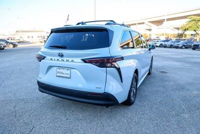 2025 Toyota Sienna XLE