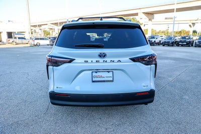 2025 Toyota Sienna XLE