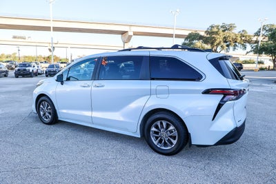2025 Toyota Sienna XLE