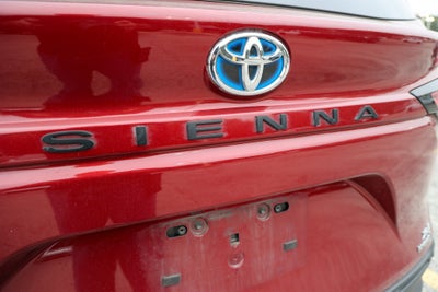 2022 Toyota SIENNA XLE XLE