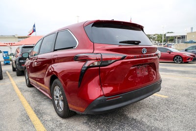 2022 Toyota SIENNA XLE XLE