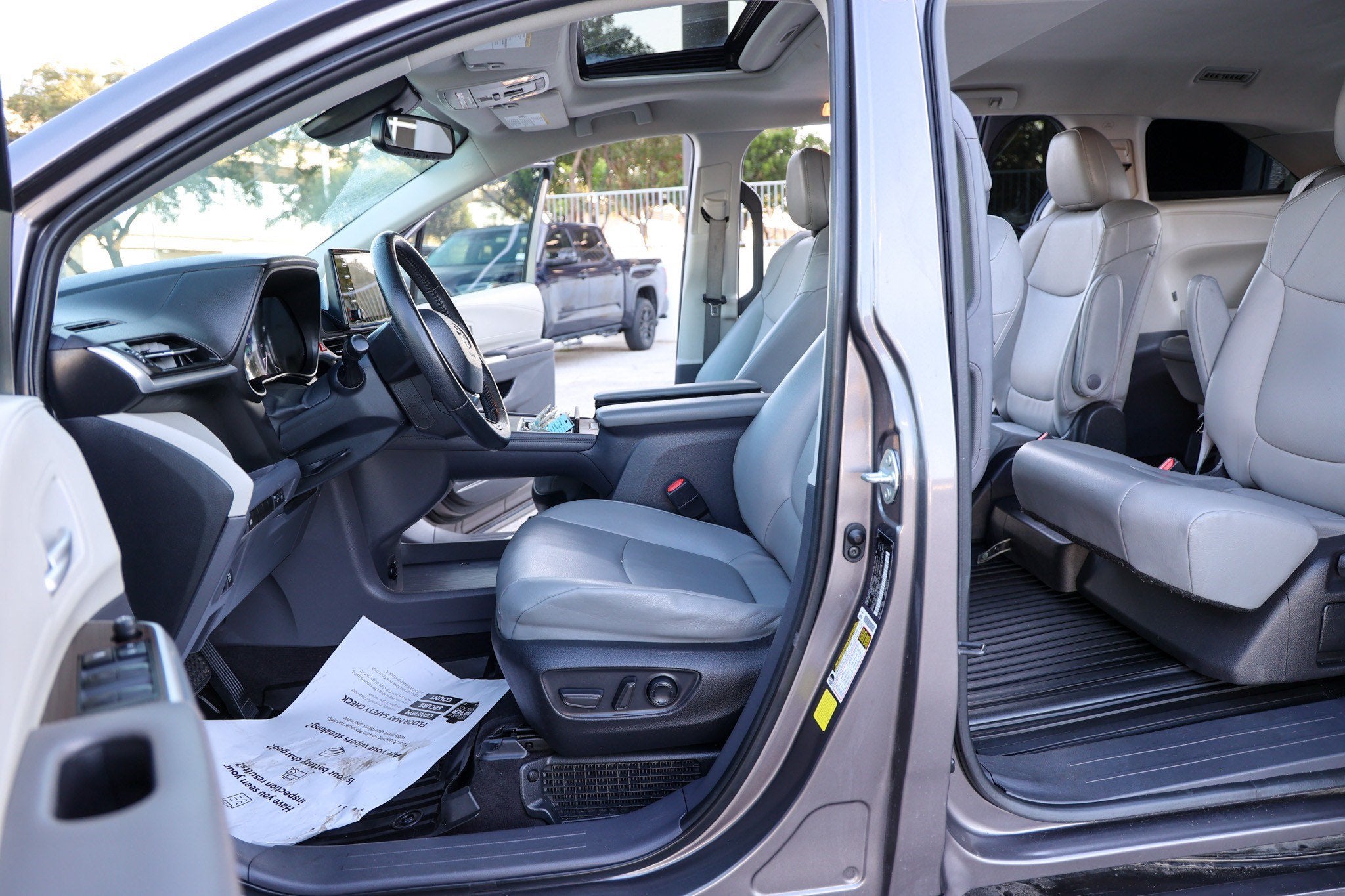 2022 Toyota Sienna XLE