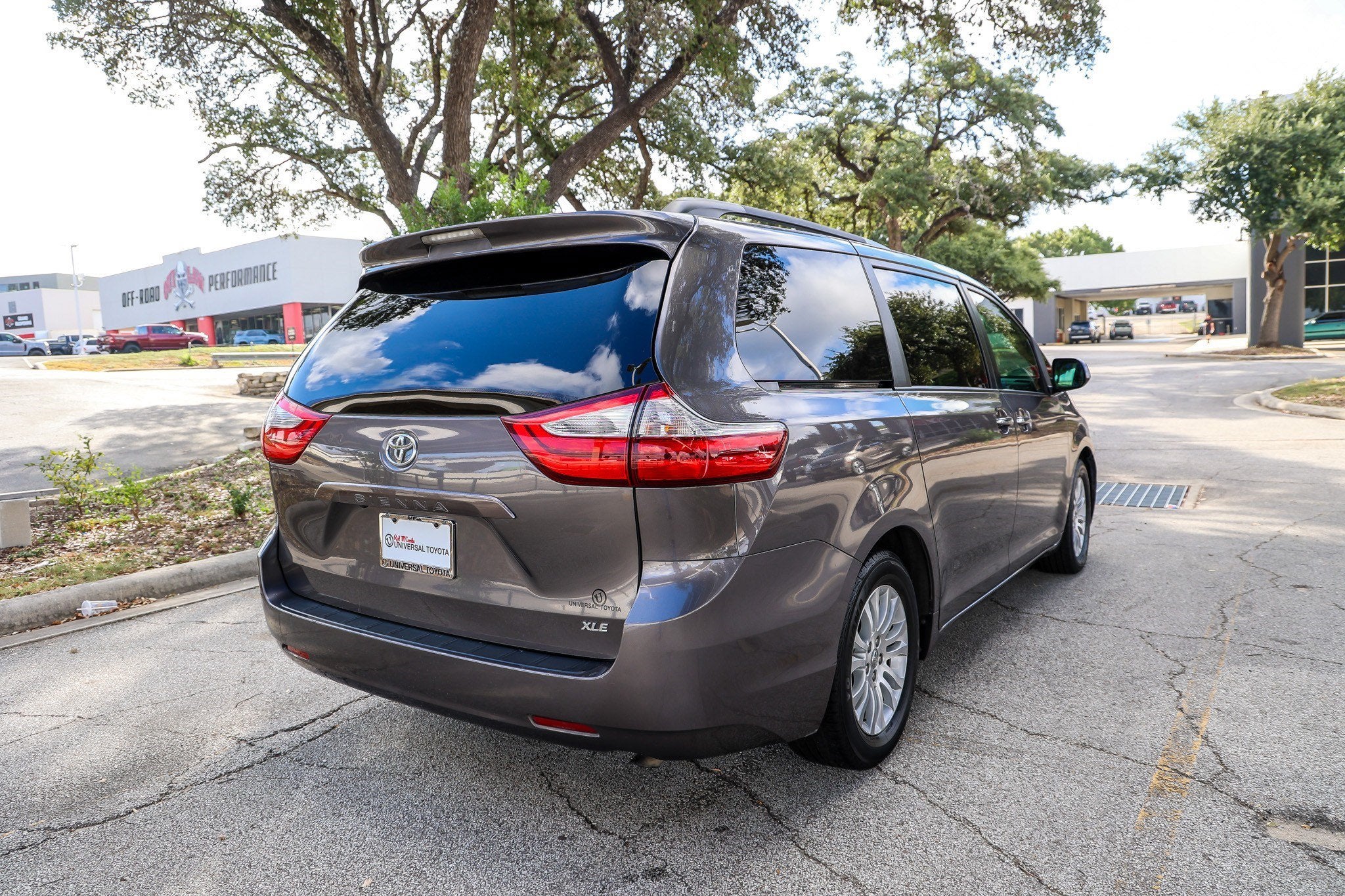 2017 Toyota Sienna XLE