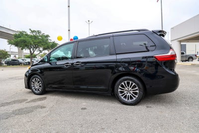 2019 Toyota SIENNA XLE 3.5L XLE