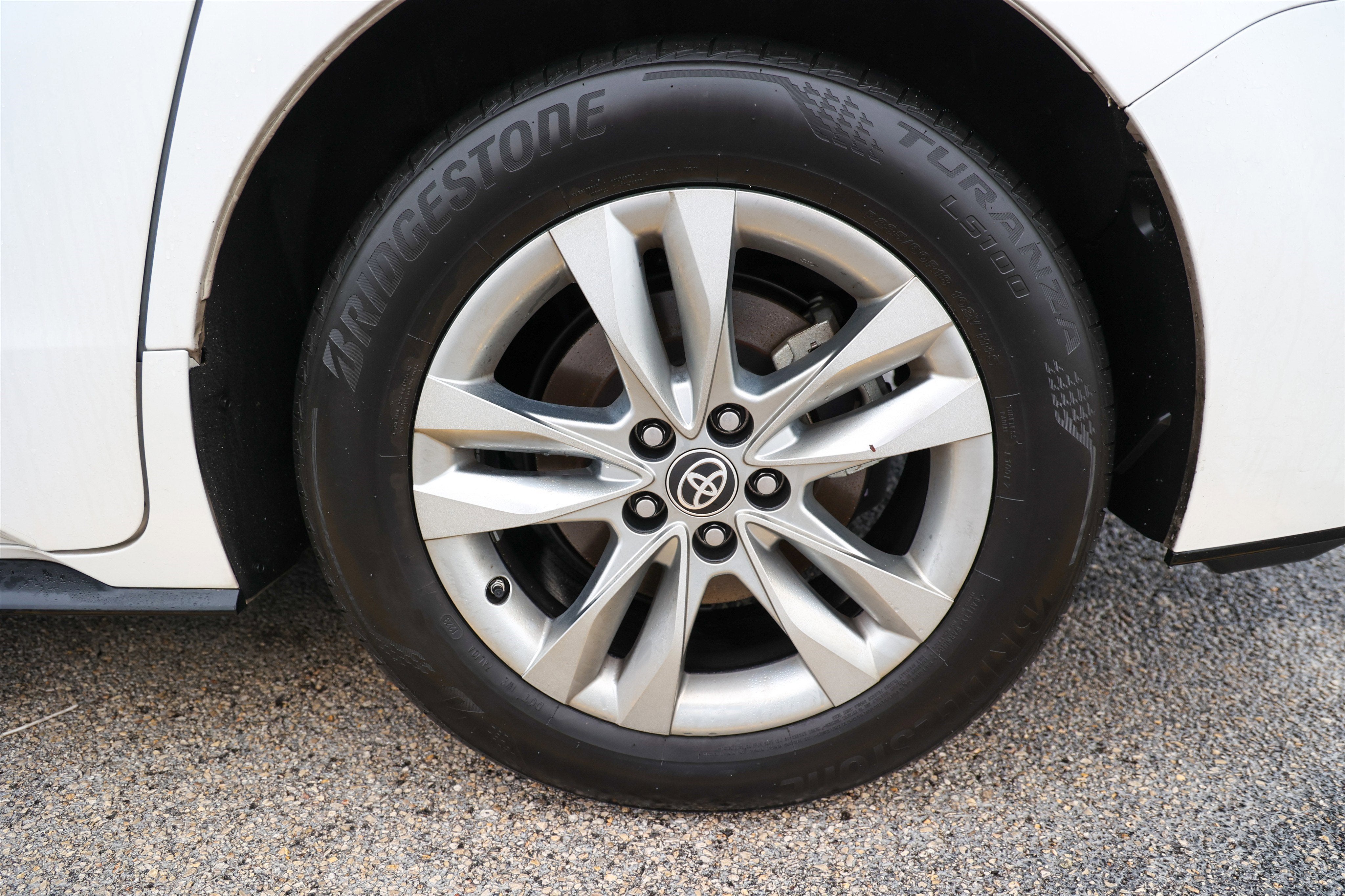 2023 Toyota SIENNA LIMITED Limited