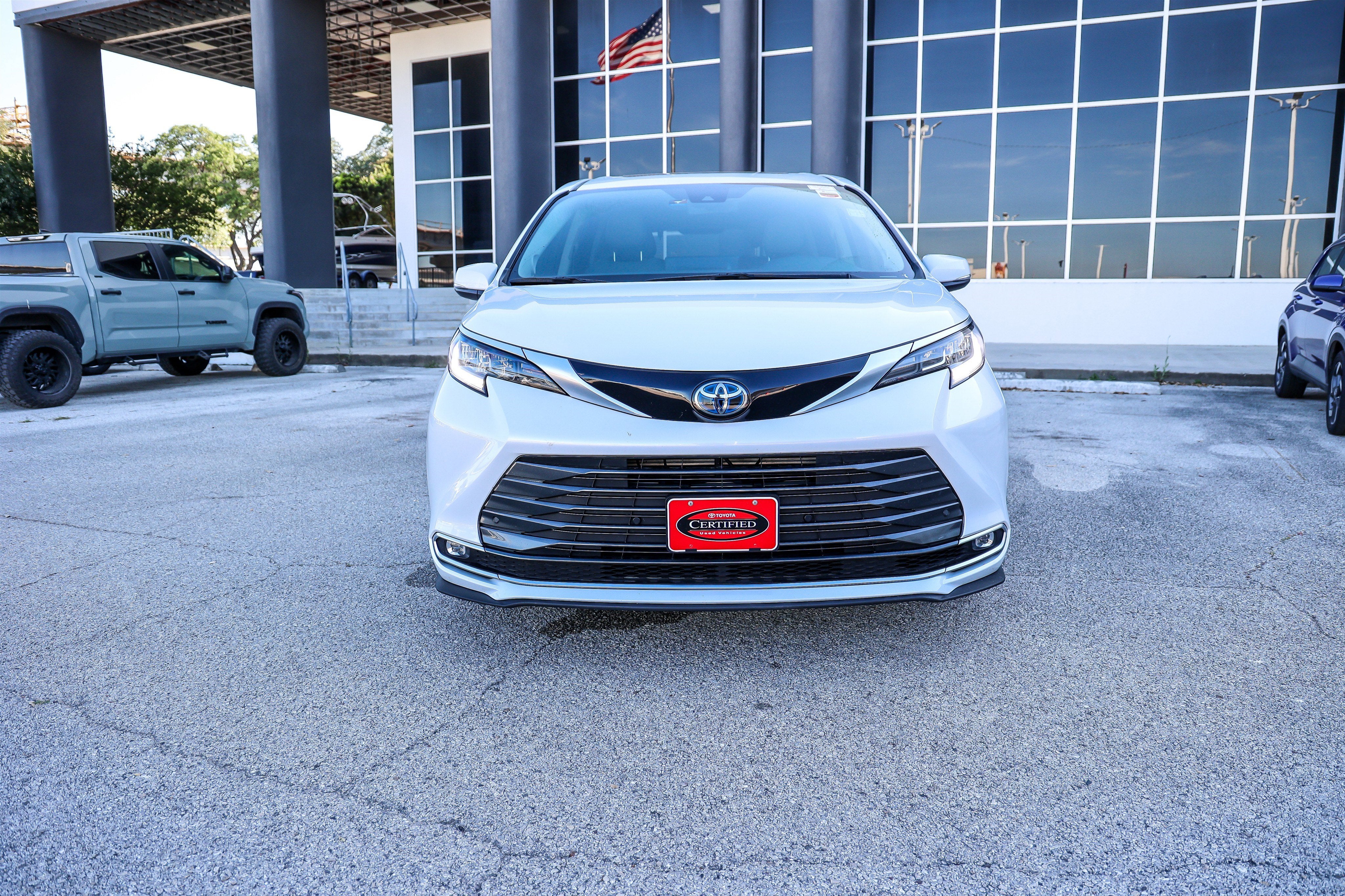 2023 Toyota SIENNA LIMITED Limited