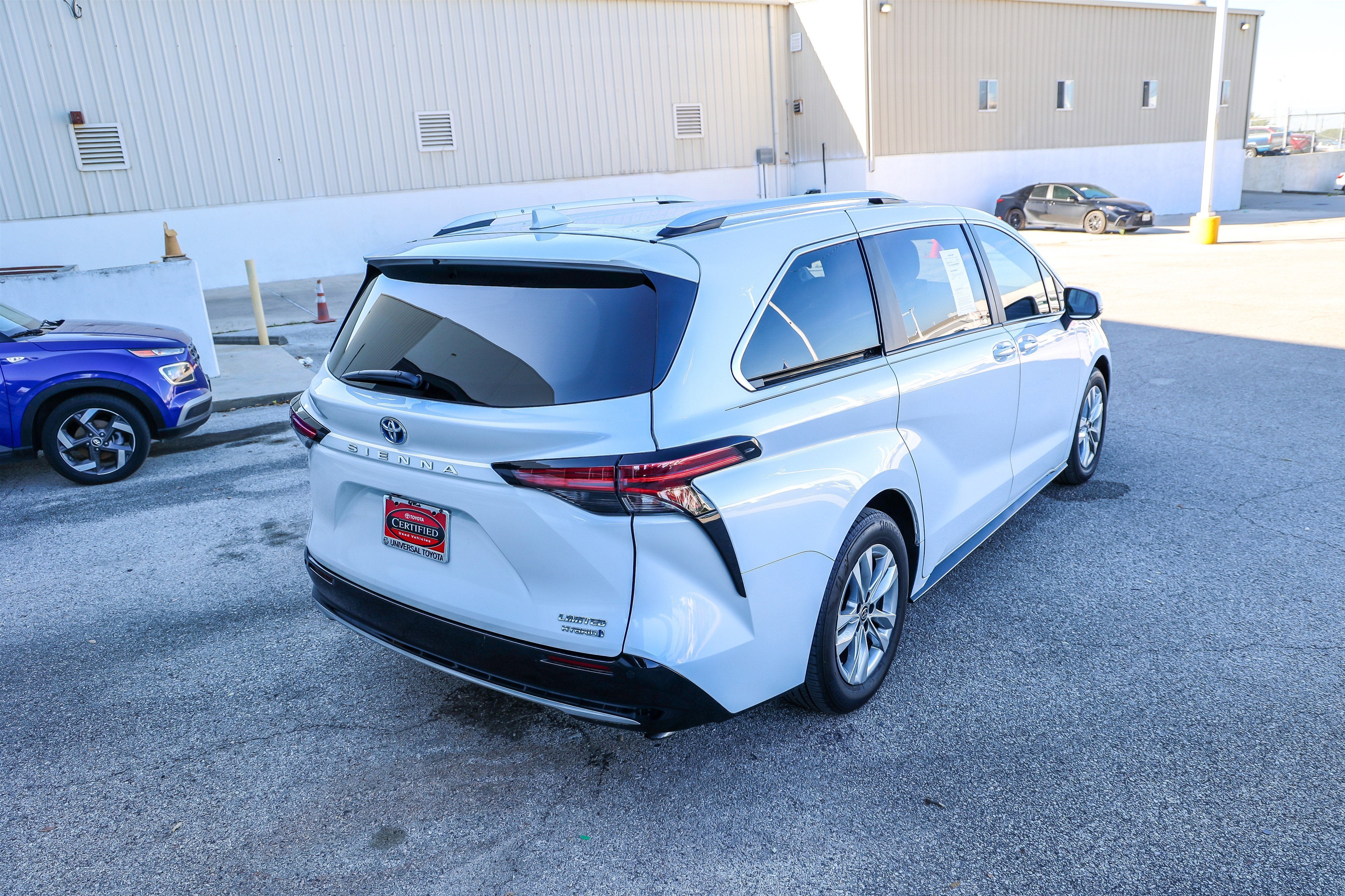 2023 Toyota SIENNA LIMITED Limited